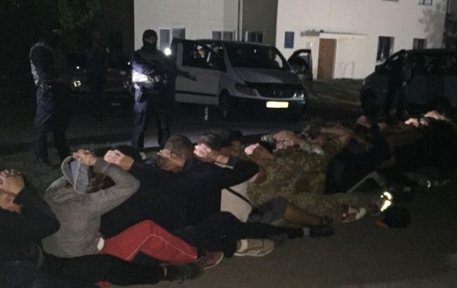 Під Харковом при спробі рейдерського захоплення затримали 50 осіб