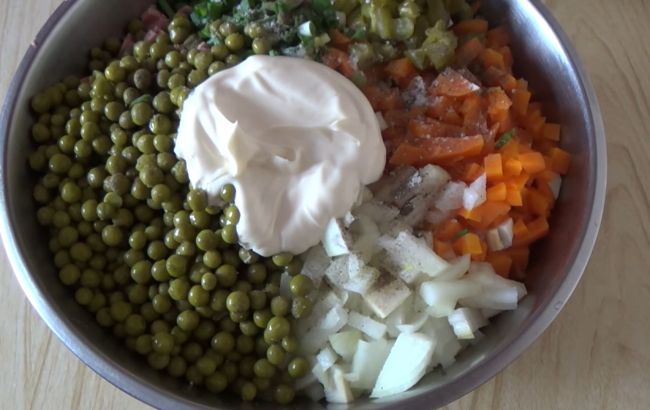 Самый простой Оливье по классическому рецепту: готовить следует только так