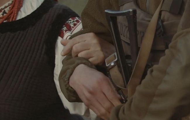 Низкий поклон! Украинки трогательно поздравили воинов на передовой (видео)