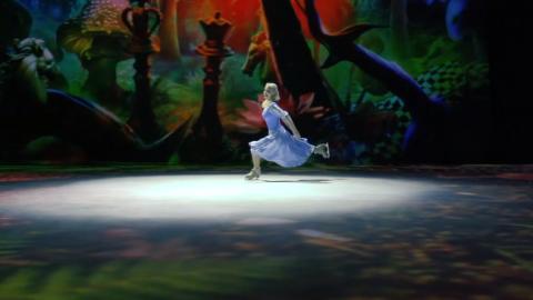 Алиса в Зазеркалье на льду