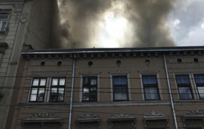Американцы спасли людей из горящего дома во Львове