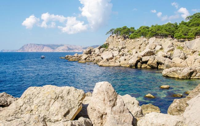 "Перманентный "еще не сезон": в сети сравнили пляжи в Крыму и Одессе (фото)