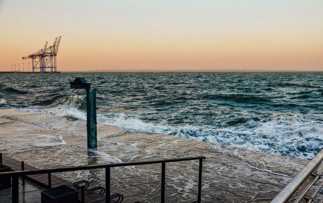 В Одессе объявили воздушную тревогу. Враг с Черного моря атакует другие области, - спикер ОВА