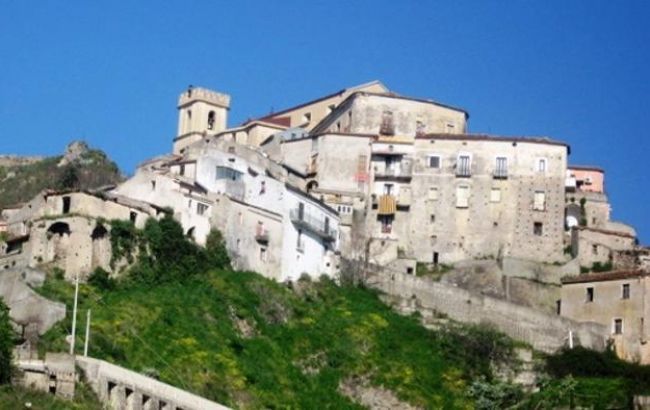 Мэр итальянской деревни запретил жителям умирать