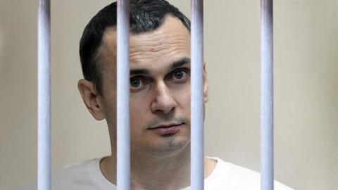 "Не знає, хто такий Олег Сенцов": в мережі обурені ставленням поліцейського до всесвітньої акції