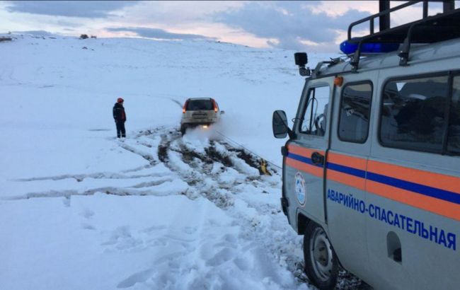 В России сошла лавина. Под завалами могут быть 15 туристов