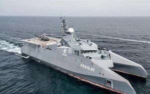 Палає після удару США: новітній військовий корвет Ірану охоплений вогнем (фото)