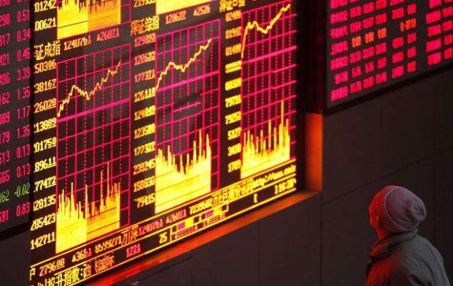 На открытии торгов индекс китайской биржи обвалился на 8%