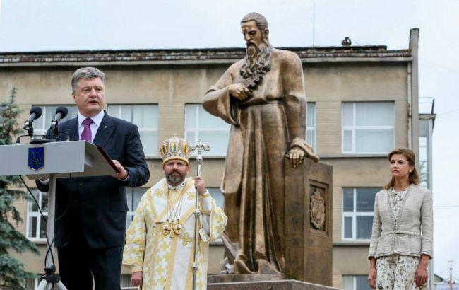 Порошенко открыл памятник Шептицкому во Львове