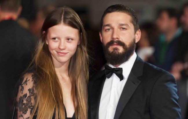 Шайа ЛаБеф и Миа Гот помолвлены