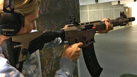 В крупнейших спортивных магазинах США отказываются от продажи оружия