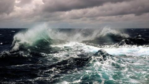 На Крим обрушився потужний шторм: відео вбивчої стихії