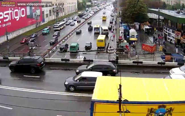 У Києві відновлено рух проспектом Перемоги