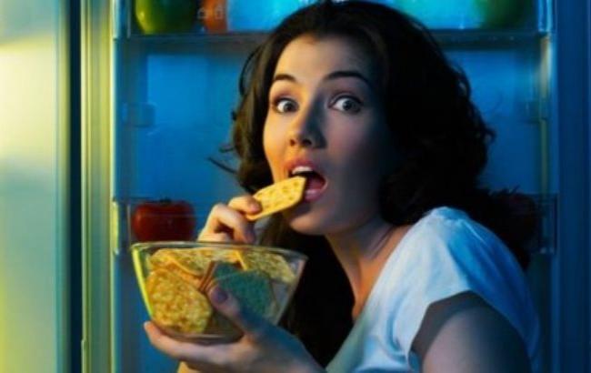 Врачи рассказали о самых вредных перекусах