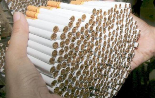 В Закарпатской обл. налоговики обнаружили в вагоне контрабандные сигареты на сумму 3 млн грн