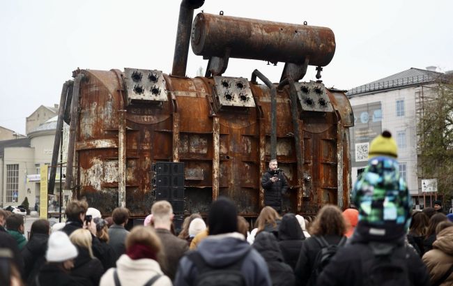 Жадан виступив на підтримку енергетиків біля знищеного трансформатору  