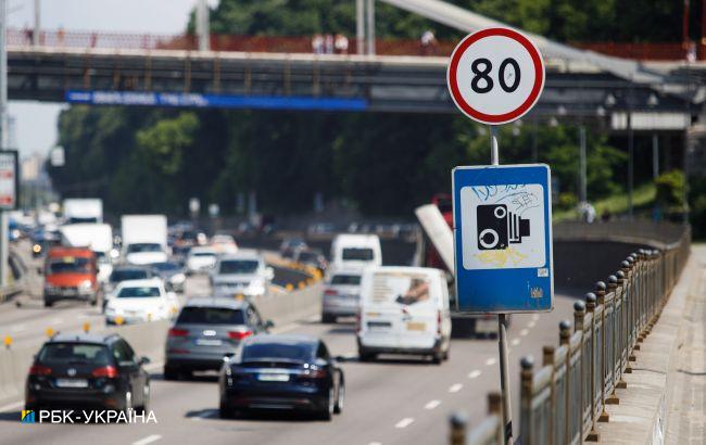 В Україні з 13 жовтня запрацюють ще 23 камери автофіксації порушень ПДР: список доріг