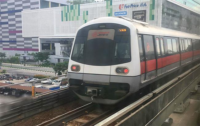 У Сінгапурі відмовилися від безпілотних поїздів метро