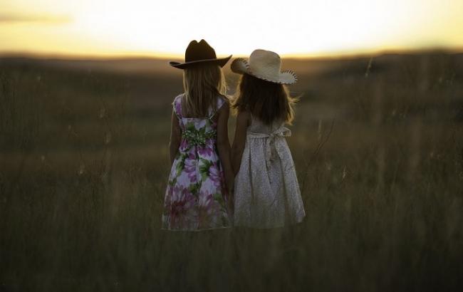 Ученые рассказали, почему старшие дети умнее младших