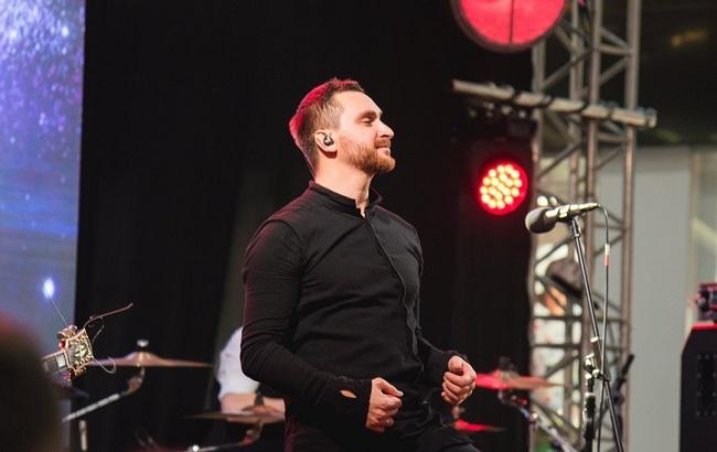 "Аж мурашки по коже": россиянин перевел хит группы "СКАЙ" на язык жестов (видео)