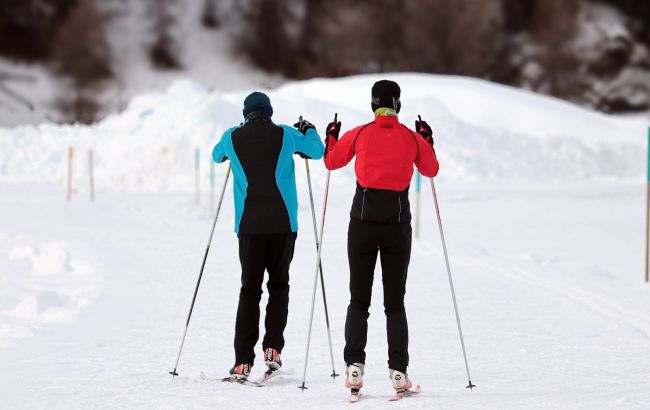 Ездят в масках: в Польше начался лыжный сезон