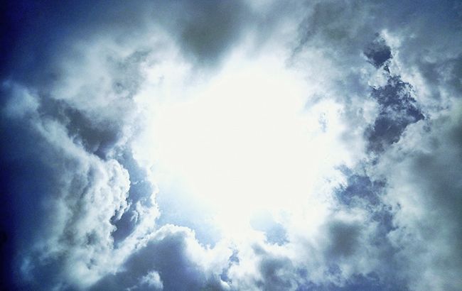 Погода на сьогодні: в Україні без опадів, температура до +34