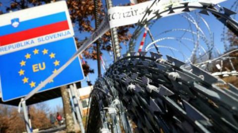 У Зеленского отреагировали на остановку украинцев на границе со Словенией