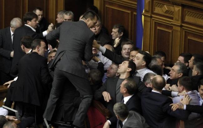 Бійка в Раді 12 грудня 2012 року: Медуниця vs Онищенко