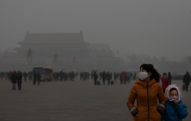 В Пекине из-за смога отменены занятия в школах