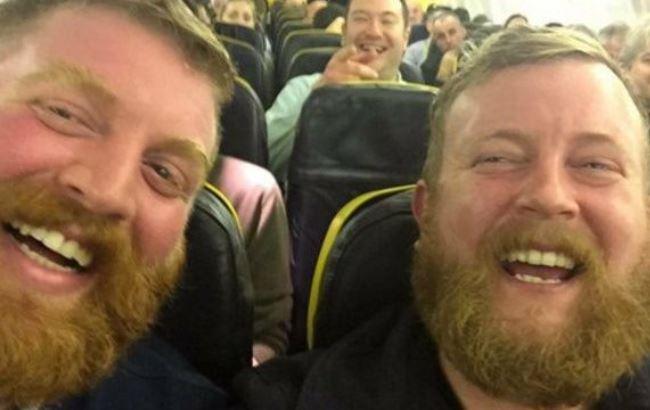 Ирландец встретил в самолете своего техасского двойника