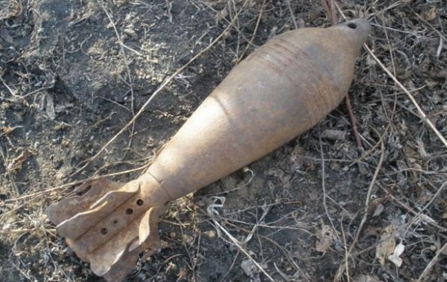 Відлуння війни: у Тернополі на дамбі знайшли снаряд, який не розірвався