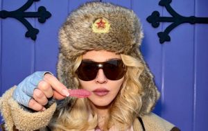 Мадонна возмутила появлением в шапке с символикой СССР: украинцы не сдержались
