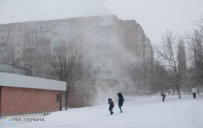 Украинцев предупредили о шторме и морозах