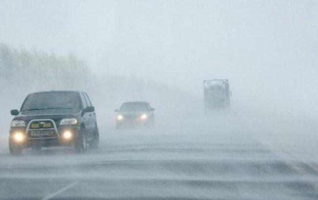 Синоптики попереджають про сніг та ожеледицю на дорогах України 29 листопада