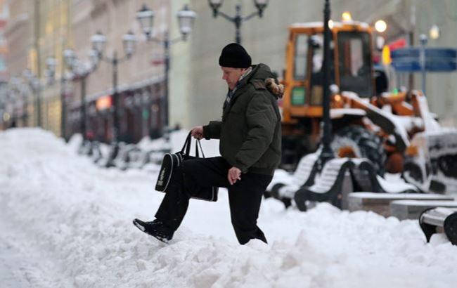 На столицю Росії рекордний снігопад обрушився