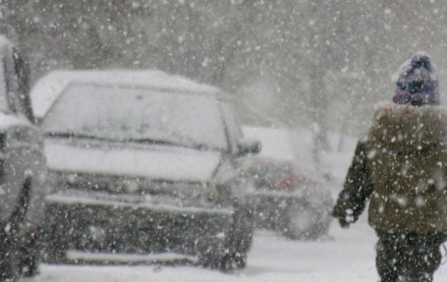 Негода в Україні: киян просять утриматися від поїздок на власному авто