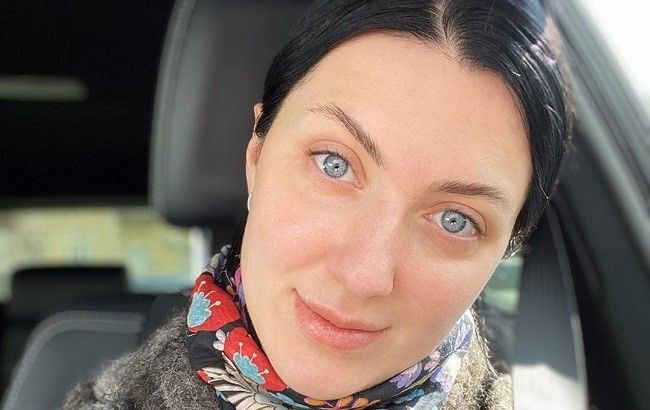 Безопасно-нарядна: Снежана Бабкина показала свой образ на время карантина