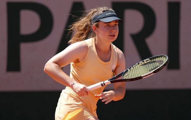 Тяжелый старт в Праге: Снигур в трех сетах дожала соперницу на турнире WTA