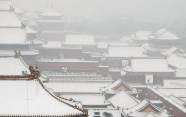 Через снігопад у Китаї на вокзалах скупчилися більше 50 тис. людей, які очікують на поїзди