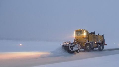 В Херсоне из-за непогоды закрыли дороги для грузовиков