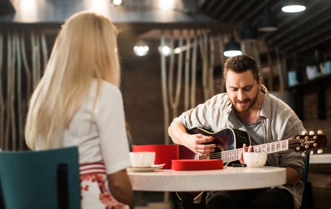 Лидер группы С.К.А.Й сыграл рок-звезду в украинском ромкоме