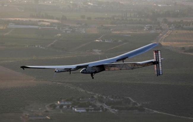 Сонцеліт Solar Impulse 2 перетнув Атлантичний океан