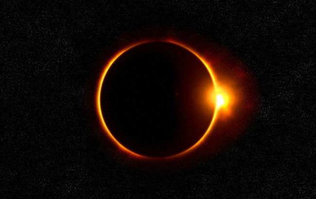 Вночі можна буде побачити рідкісне сонячне затемнення