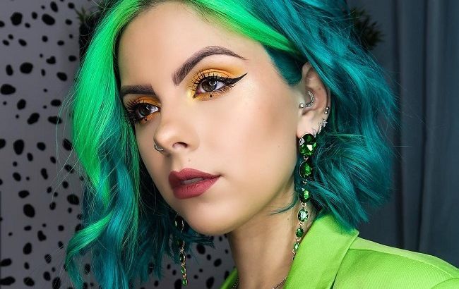 Неоновый демон: сеть "взорвал" супер яркий hair-тренд 2019 (фото)
