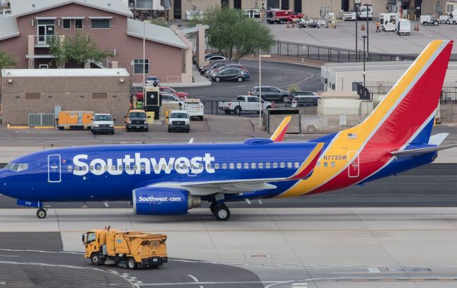 Крики та хаос: літак Southwest Airlines дивом уникнув зіткнення з винищувачем