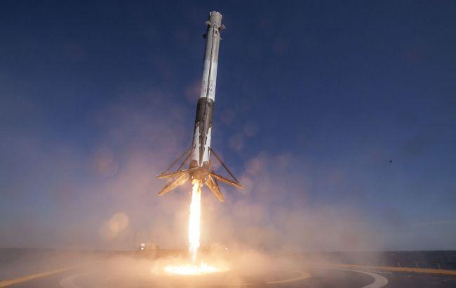 В SpaceX провели первый огневой тест тяжелой ракеты Falcon Heavy