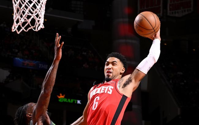 Свободный полет с эффектным данком от свингмена "Хьюстона": момент дня в НБА