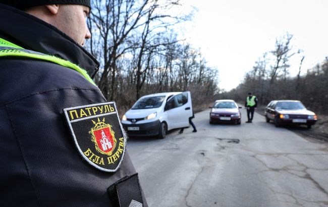 Полиция просит сообщать о подозрительных лицах на улицах: на что обязательно обратить внимание