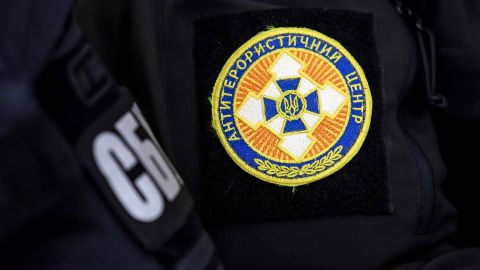 Задерживал и пытал украинцев: одному из главарей "ДНР" сообщили о подозрении