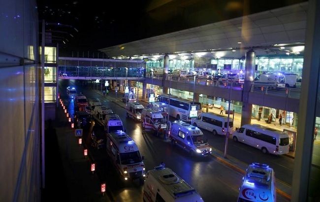 Взрывы в аэропорту Стамбула: 10 человек погибли